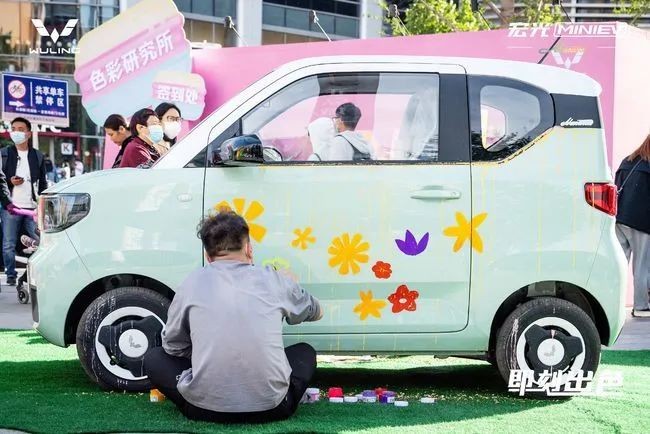 3.77万起售,五菱宏光MINIEV马卡龙版郑州上市