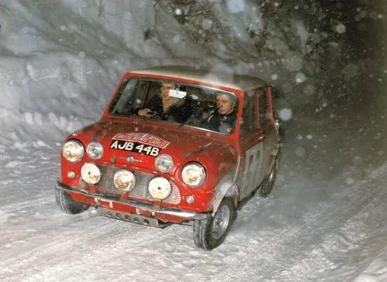 (1965蒙特卡洛拉力赛上的MINI Cooper)