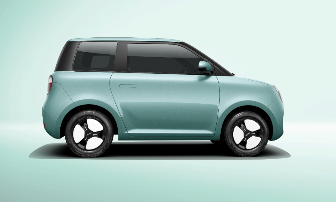 配隐藏式门把手、10.25英寸中控屏,长安LUMIN能逆袭宏光MINI EV?