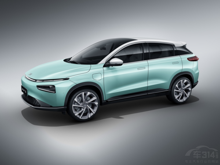 小鹏G3i碰上沃尔沃XC40新能源 谁更安全？