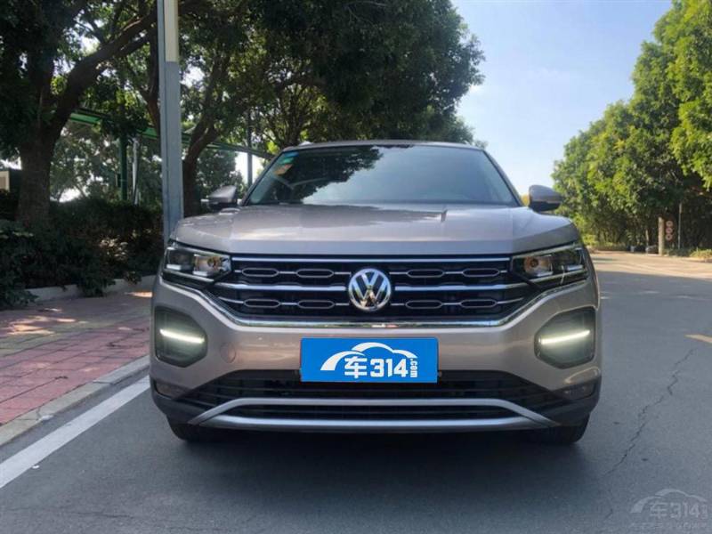大众探岳对比问界M5：燃油对比新能源！