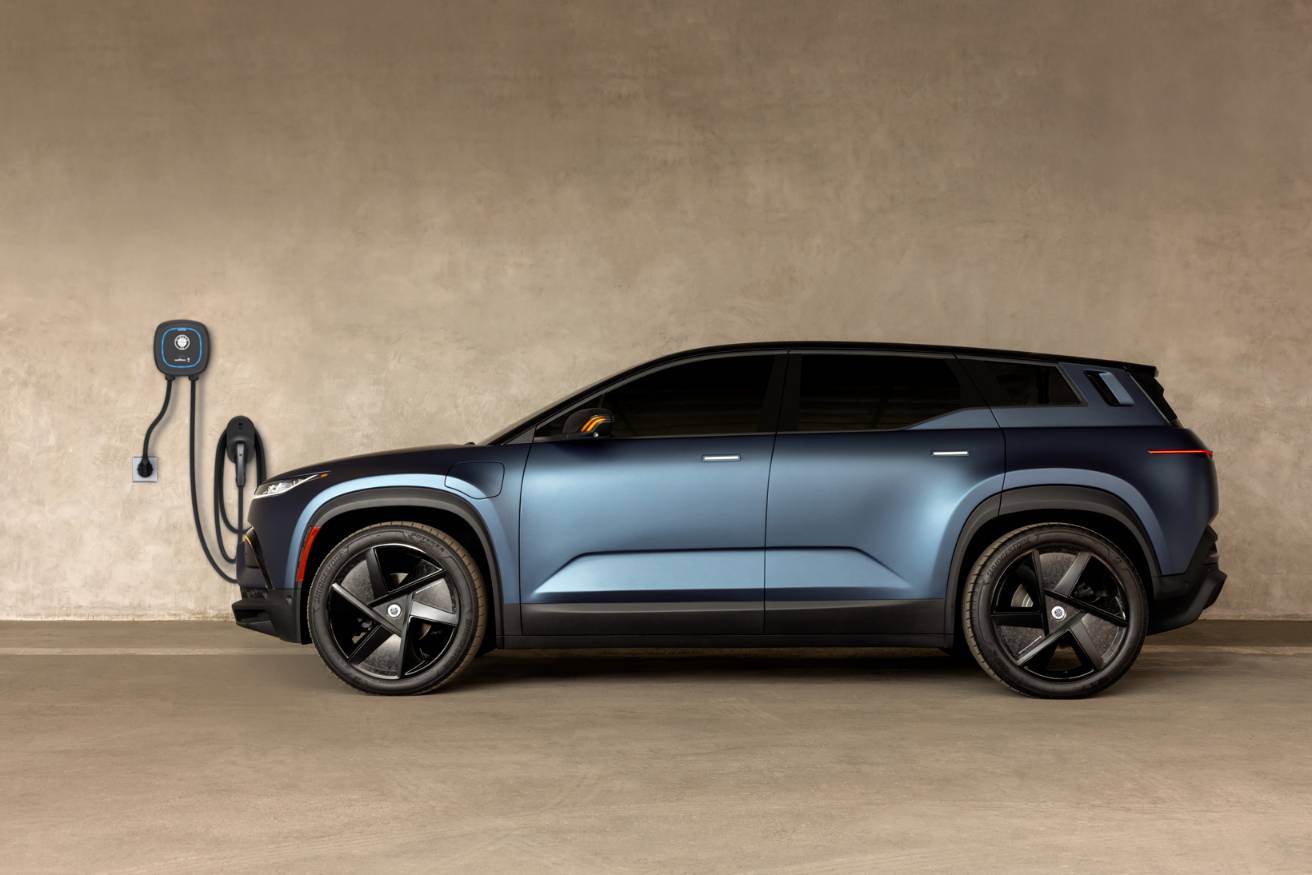 FISKER_SHOOT_1896_TALENT_COUPLE_PROFILE_Wallbox_1_hvsqmg.jpg