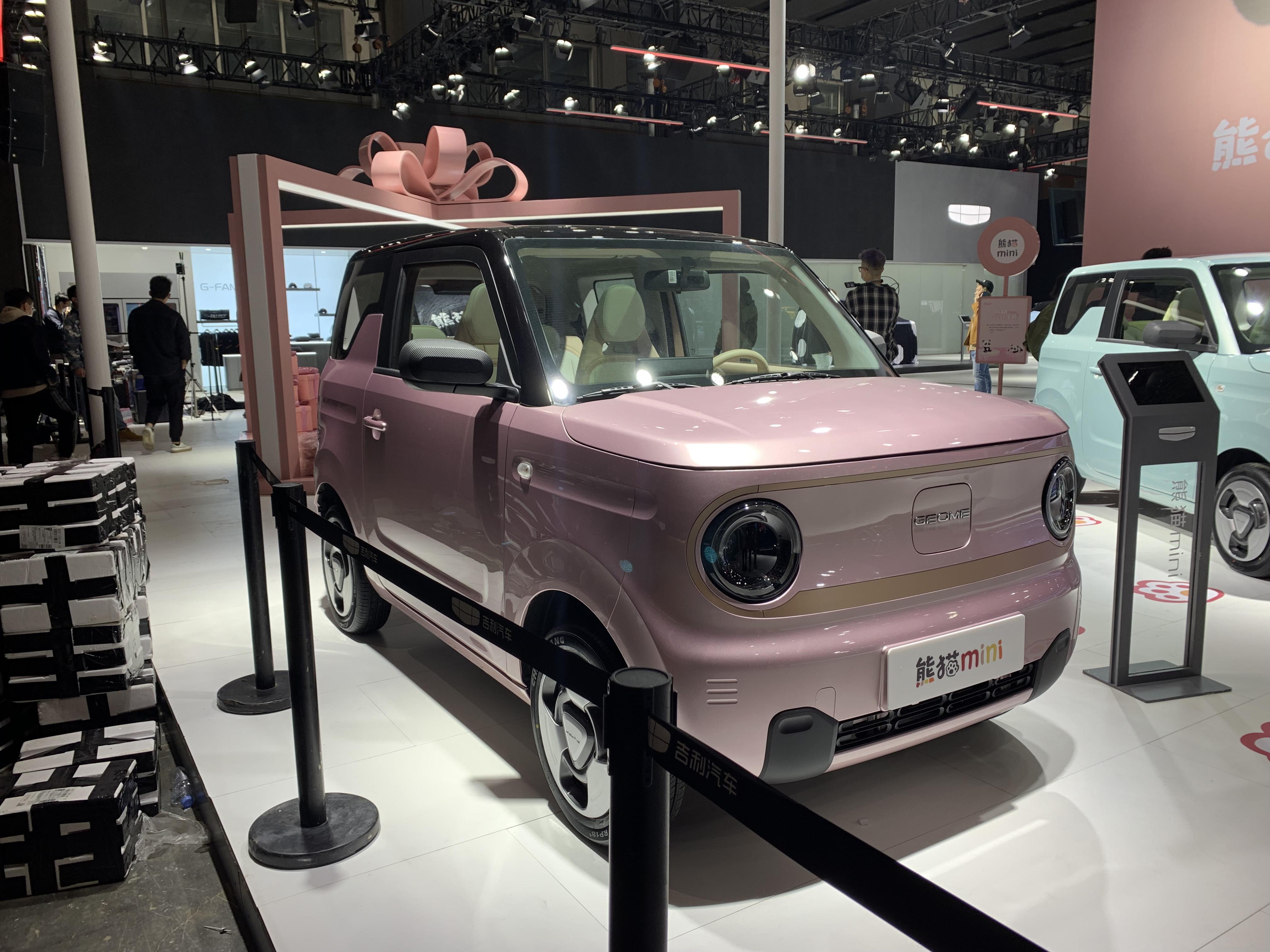 2022广州车展抢先看宏光miniev最大对手探馆实拍熊猫mini